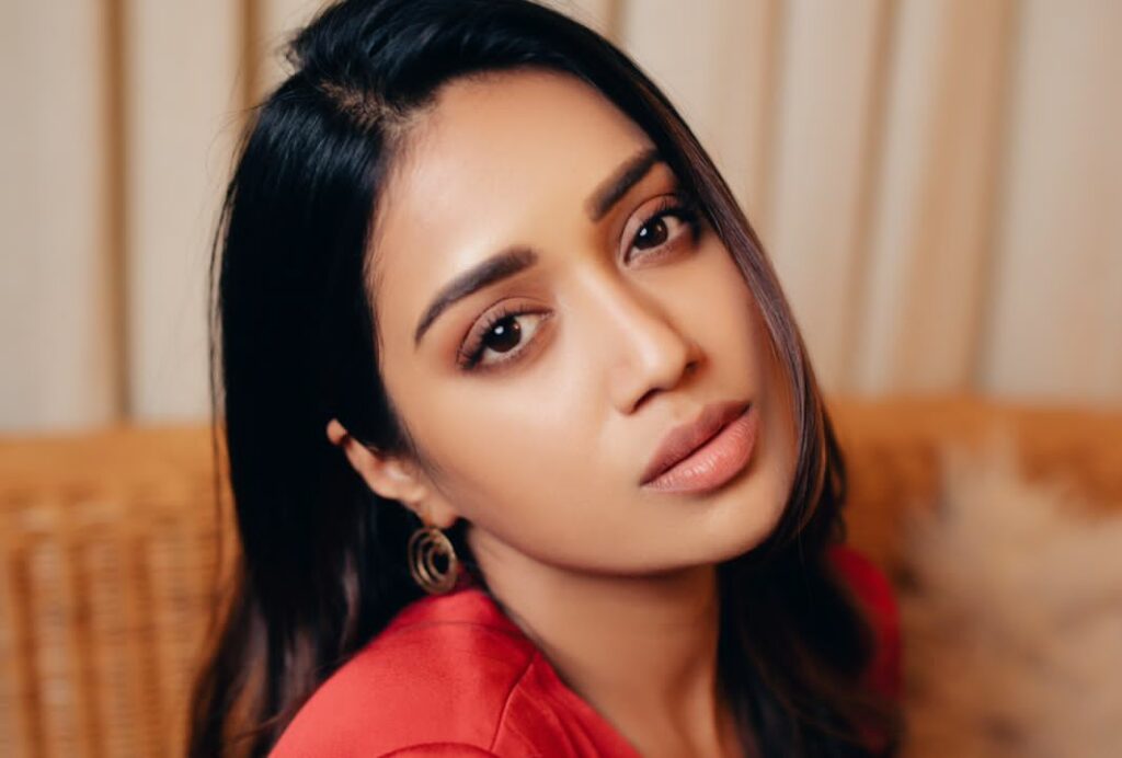 Nivetha pethuraj hot Clicks..