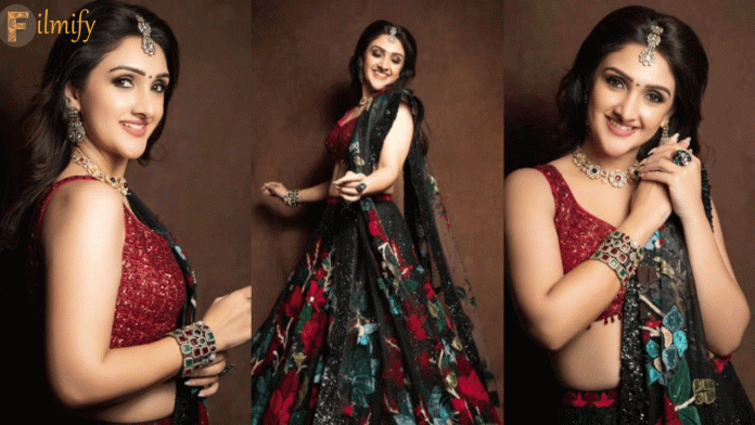 Have you seen Sridevi's beauty feast in colorful dress