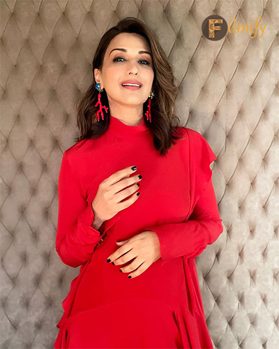Unleashing Confidence: Sonali Bendre's Red Dress Power