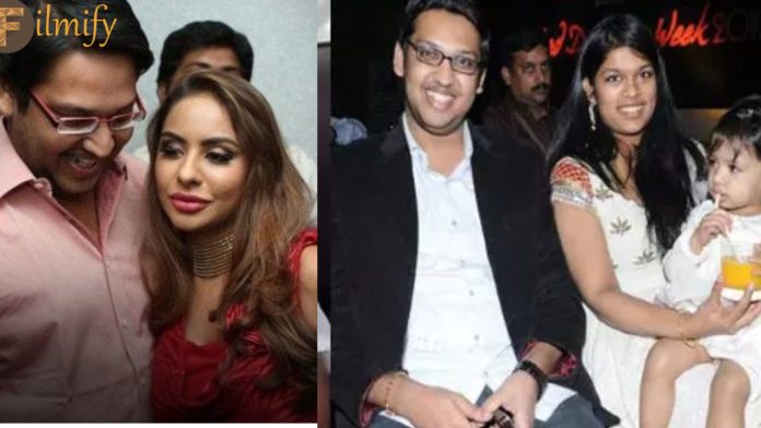 Sri Reddy: Sri Reddy who won Mega Family again.. with the death of Srija's ex-husband..!