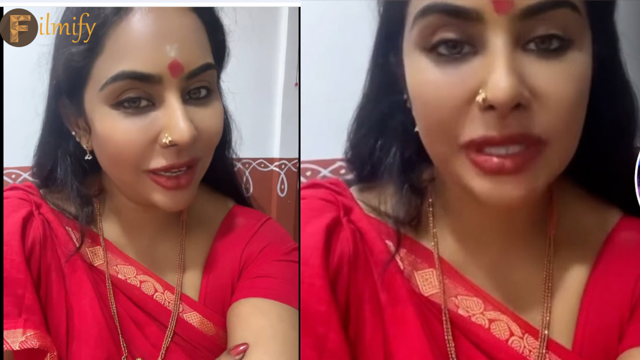 Srireddy: Marriage with a political leader.. Sri Reddy made an emotional video..!