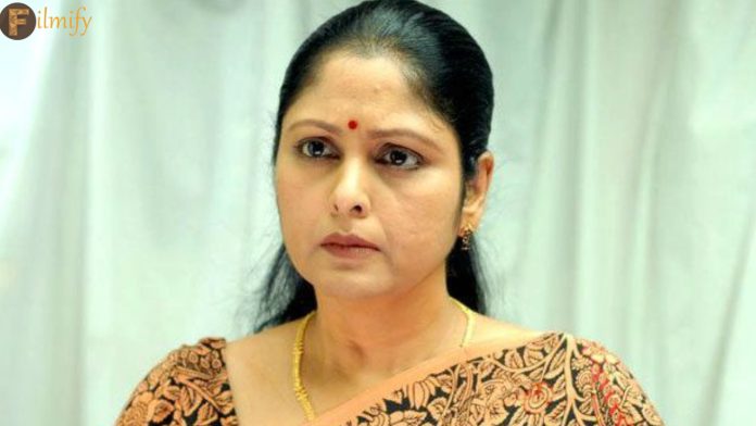 Jayasudha: Famous actor who made bad comments on Jayasudha..fans fire..!