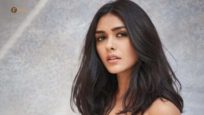 Mrunal Thakur: Seetha to be seen opposite Raghava Lawrence?