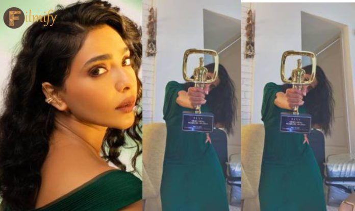 Tollywood Heroine: Best Actress Award.