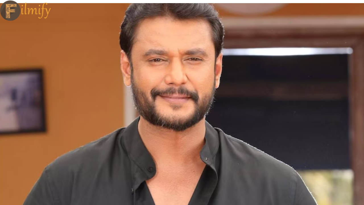 Darshan: Increasing support for Murderer...star director who went to jail and met a lot..