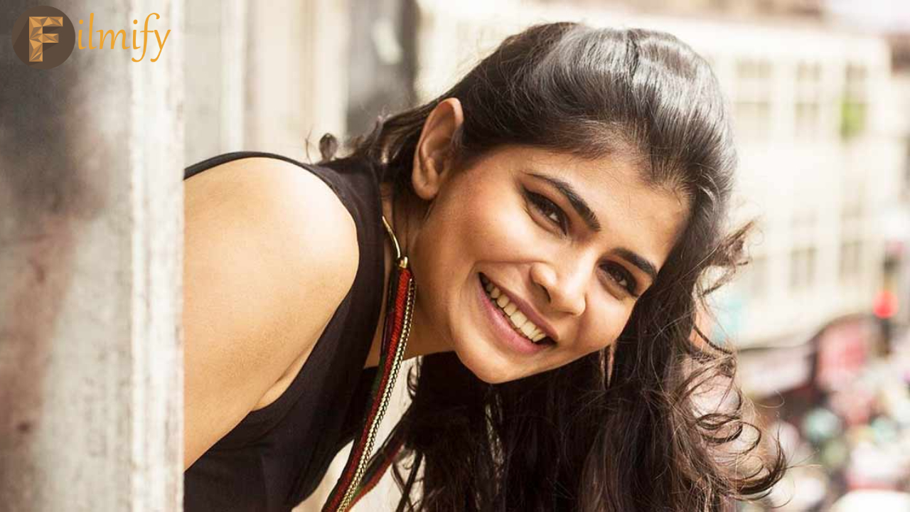 Singer Chinmayi: Playing with children's future...? Chinmayi fire on Anasuya