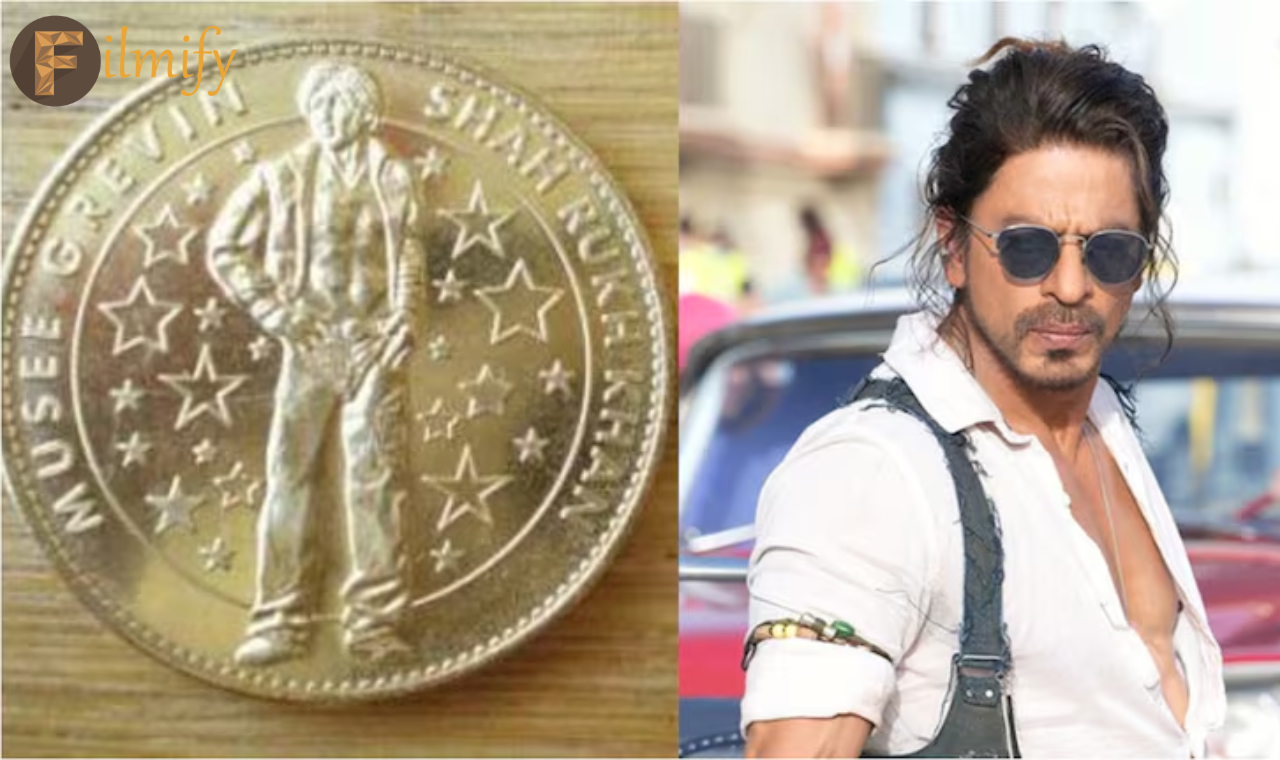 Shah Rukh Khan: King of Bollywood portrait on gold coin... Shahrukh is the first hero to achieve this feat