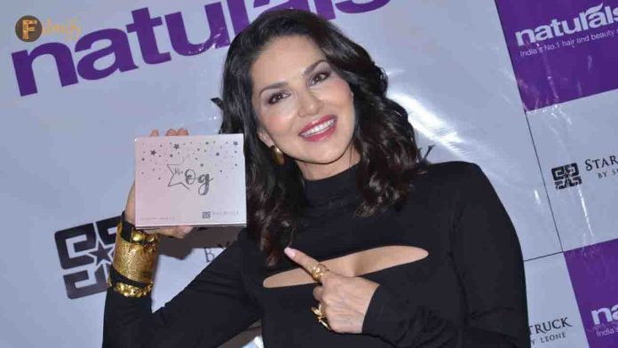 SunnyLeone who is successful in start struck cosmetics business