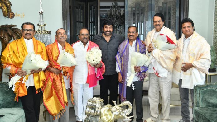 Chiranjeevi Konidela: 'Chiru' for 'Indra' team!