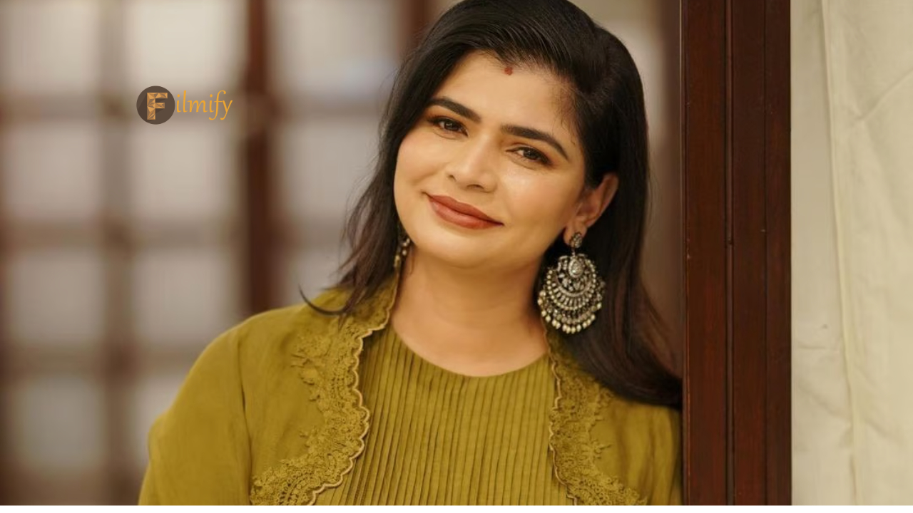 Chinmayi: A father should not touch his daughter too.. Psychiatrist analysis on Chinmayi's claim..!