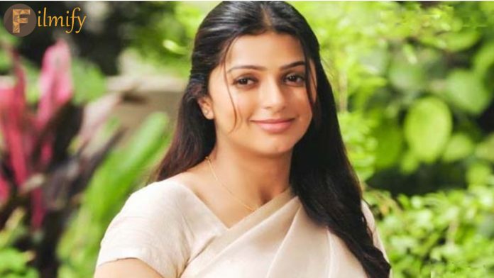 Bhoomika Chawla: Shame on Bhumika on the set.. But the movie is a blockbuster.. What happened?