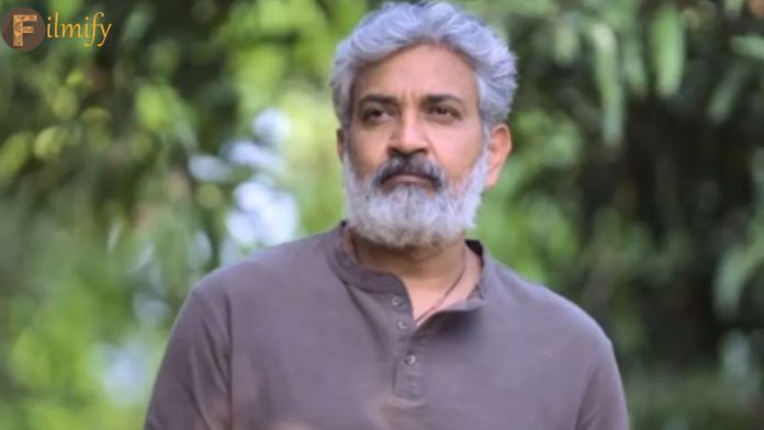 Mahesh fans angry with Rajamouli for not giving ssmb29 update