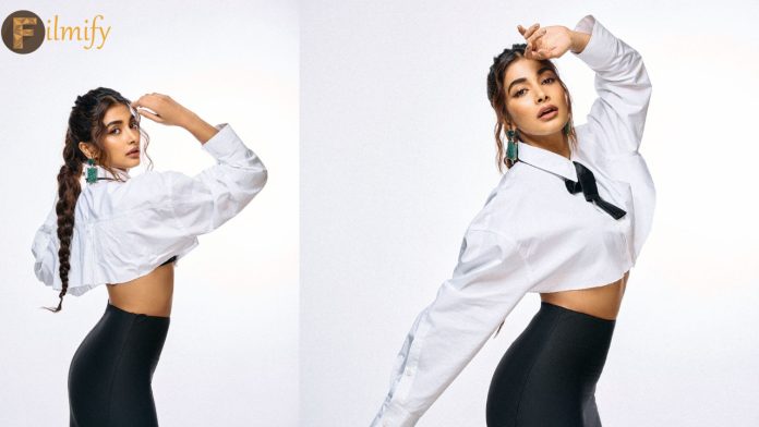 Pooja Hegde's latest photos are viral on social media