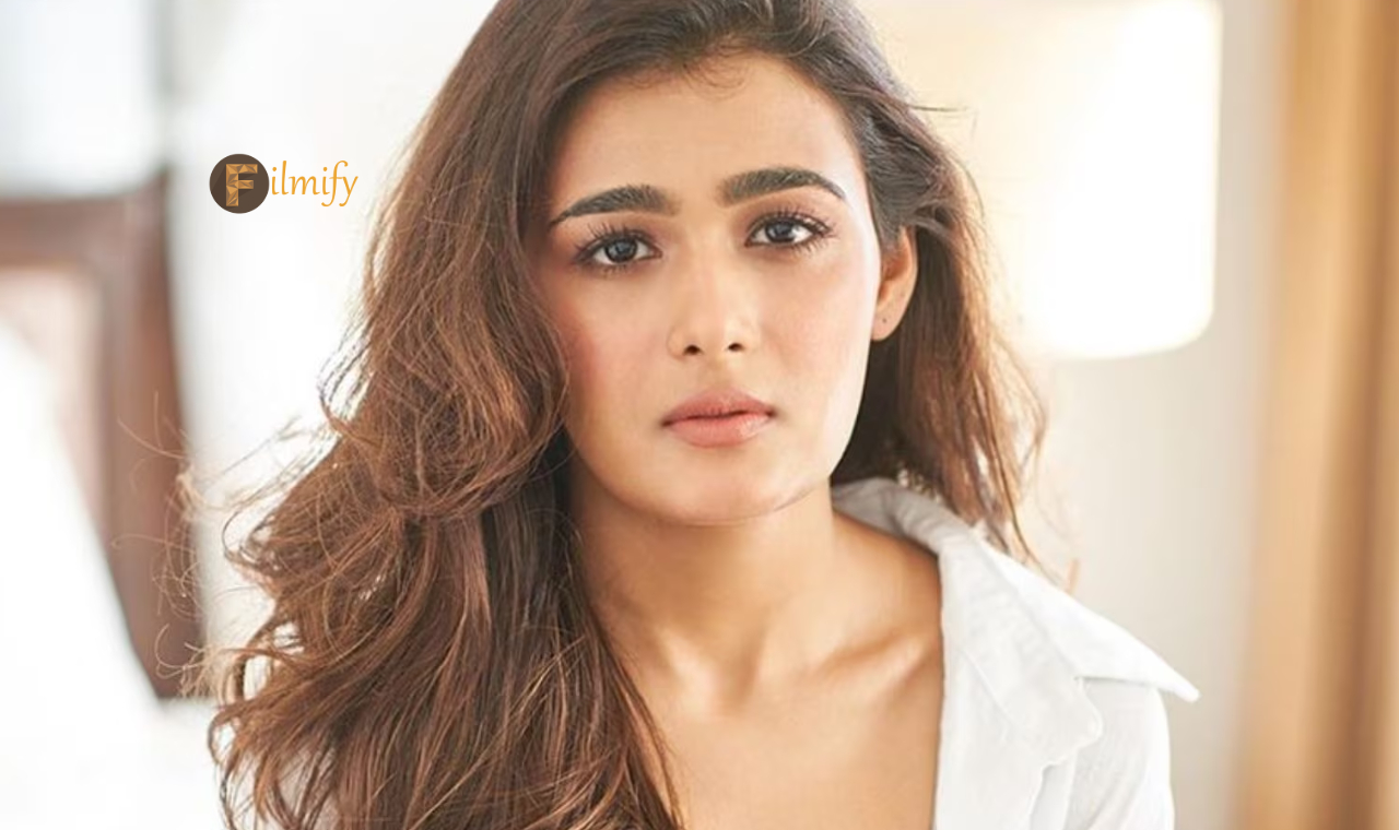 Shalini Pandey: The beauty of the rowdy hero who is losing his mind with the beauty of Thais..!