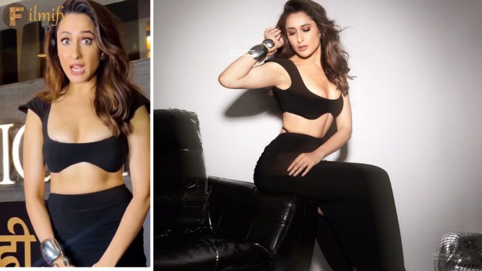 Pragya Jaiswal: Too Much Hot Guru.. Bold Photoshoot Viral..!