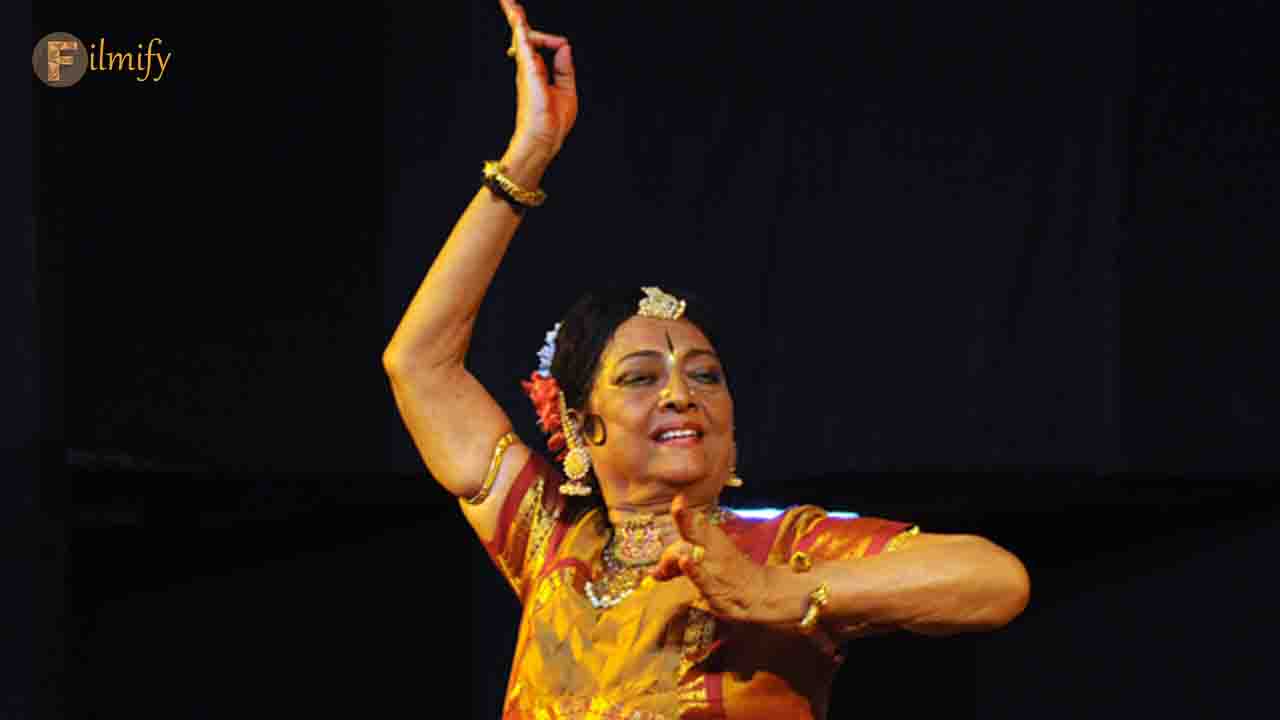 Legendary dancer Classical Yamini Krishnamurthy passes away
